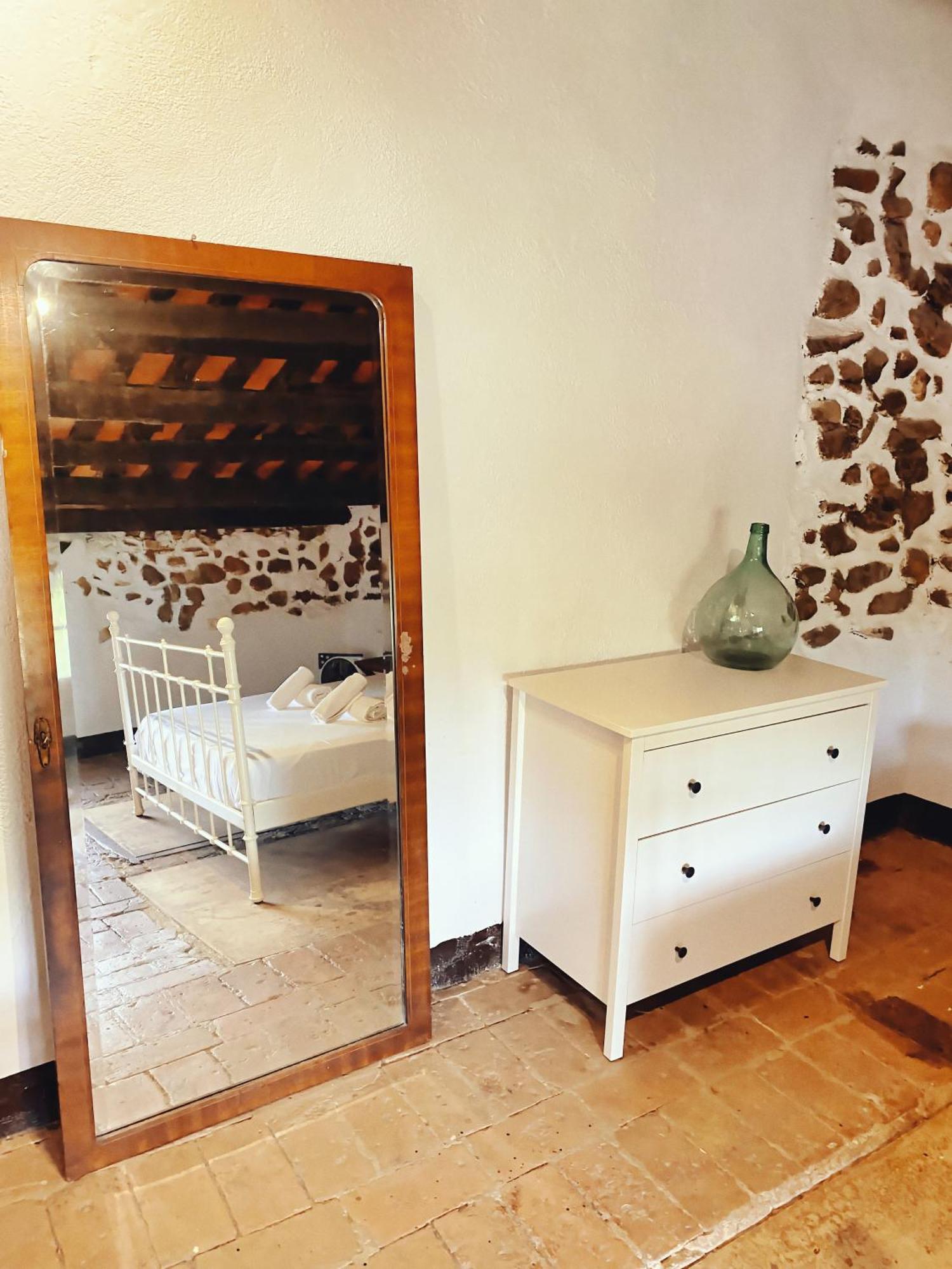 Masia Olivera Sant Pau d'Ordal Bilik gambar